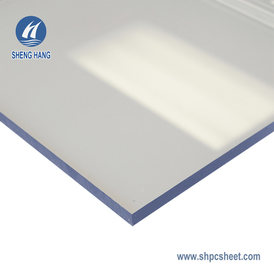 Bedeckt beständiger UVkörper des Polycarbonats-8 x 4 30mm